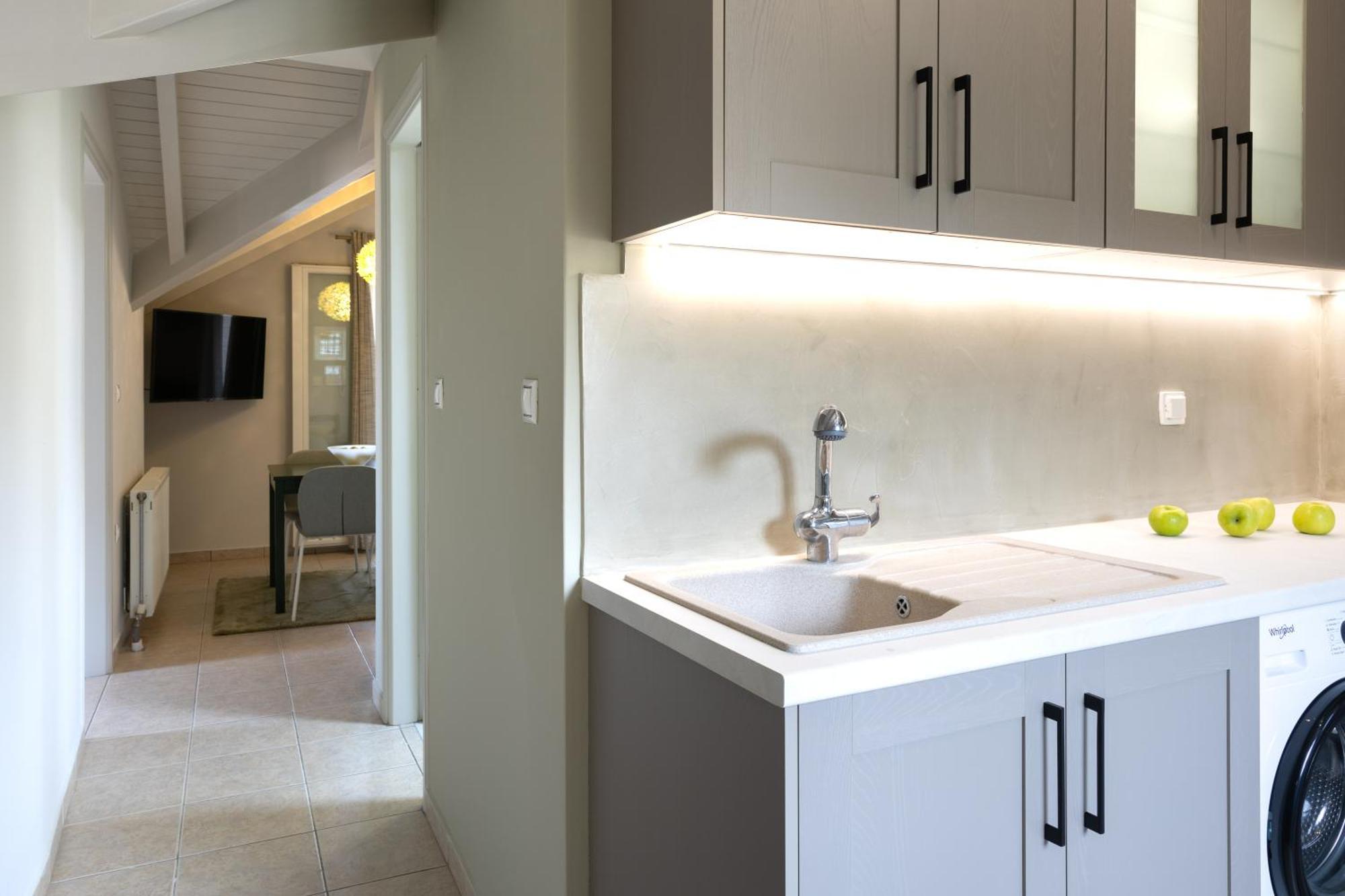 Domus City Apartment Argostoli  Bagian luar foto